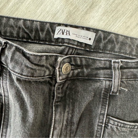 Zara Mid-Rise Cargo Jeans in Black - Picture 4 of 6